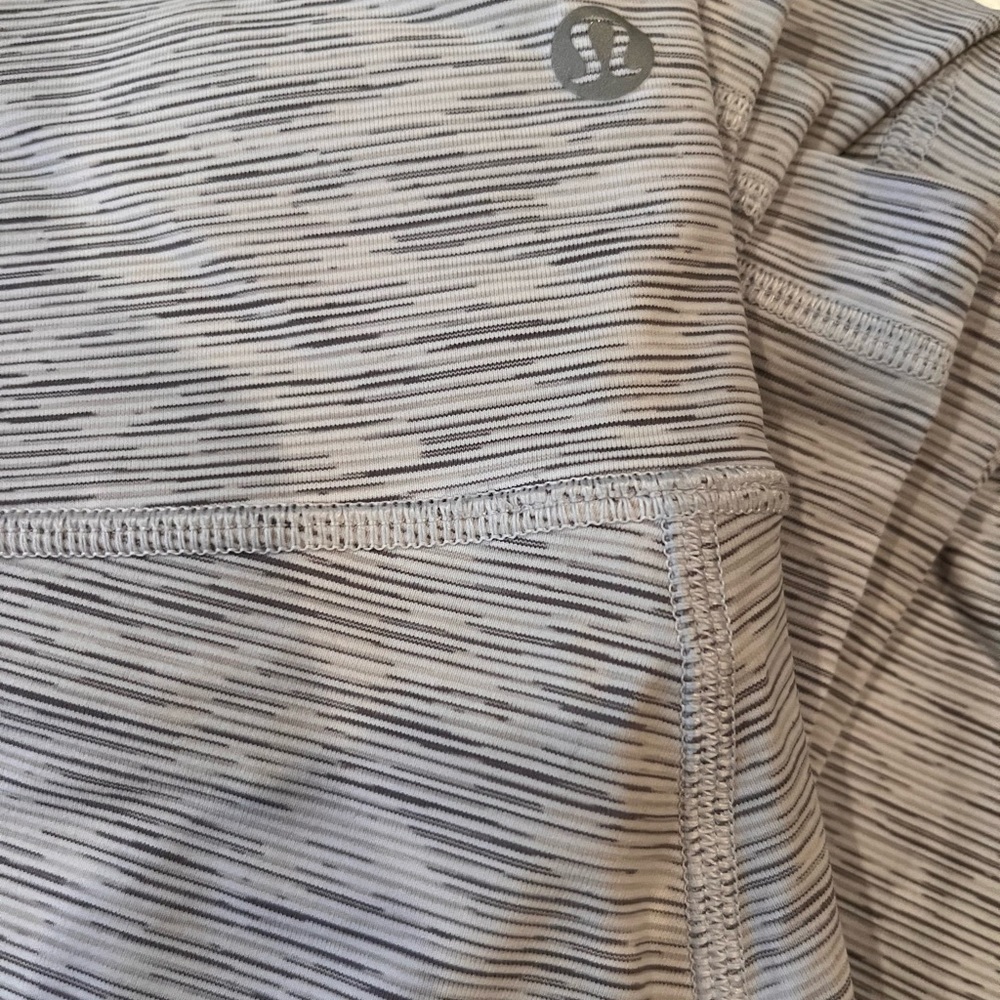 Lulu leggings  size 4